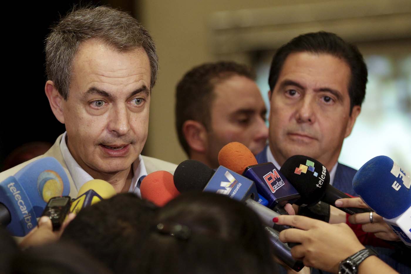 Zapatero, Torrijos y Fernández en Caracas para intentar mediar entre el gobierno y la oposición