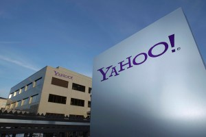 Yahoo retira plan para separarse de Alibaba