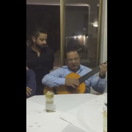 Con guitarra en mano el director del Cicpc canta sobre 6D: A nosotros los bolivarianos nos asiste el honor (Video)