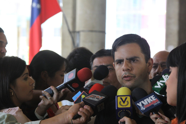 Partido Piedra: Ministros bajen de sus camionetas y denle la cara al chavismo descontento