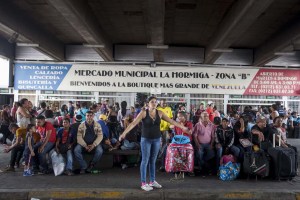 La aguda crisis económica dificulta a los venezolanos celebrar la Navidad