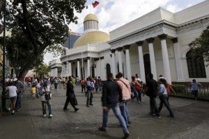 Emergencia económica reaviva la pugna entre los poderes del Estado venezolano