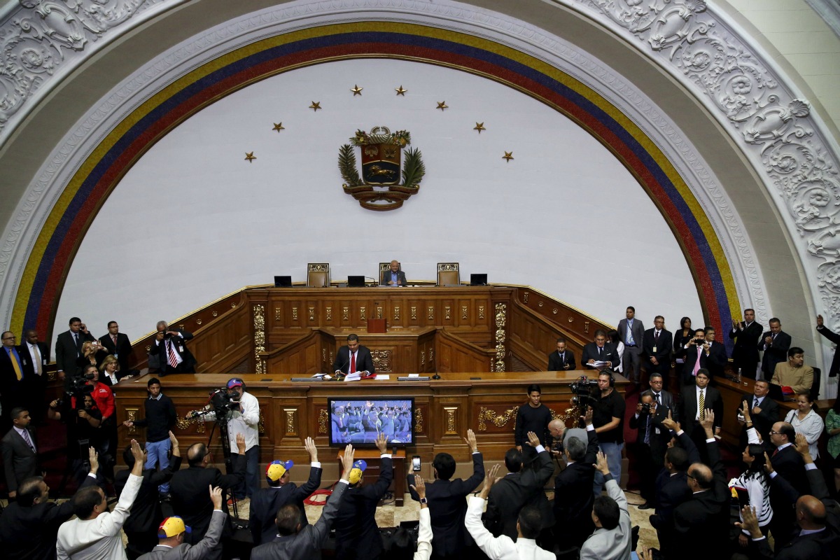 A un mes de la asunción de la nueva AN, crece lucha de poderes en Venezuela