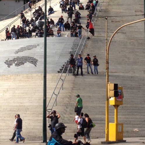 Reportan la presencia de grupos no identificados del 23 de Enero en El Calvario (fotos)
