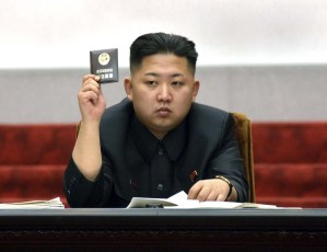 ¿WTF?… Los 15 cortes de cabello que están permitidos en Corea del Norte (FOTOS)