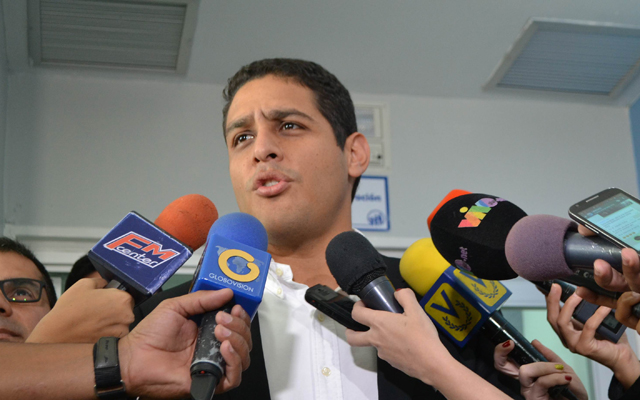 Olivares: Unificaremos esfuerzos para garantizar el abastecimiento de medicinas en el país