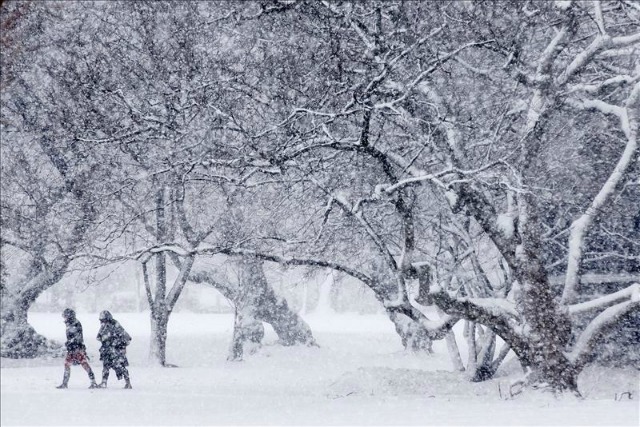 Más de 1.000 vuelos cancelados en EEUU ante previsión de tormenta de nieve