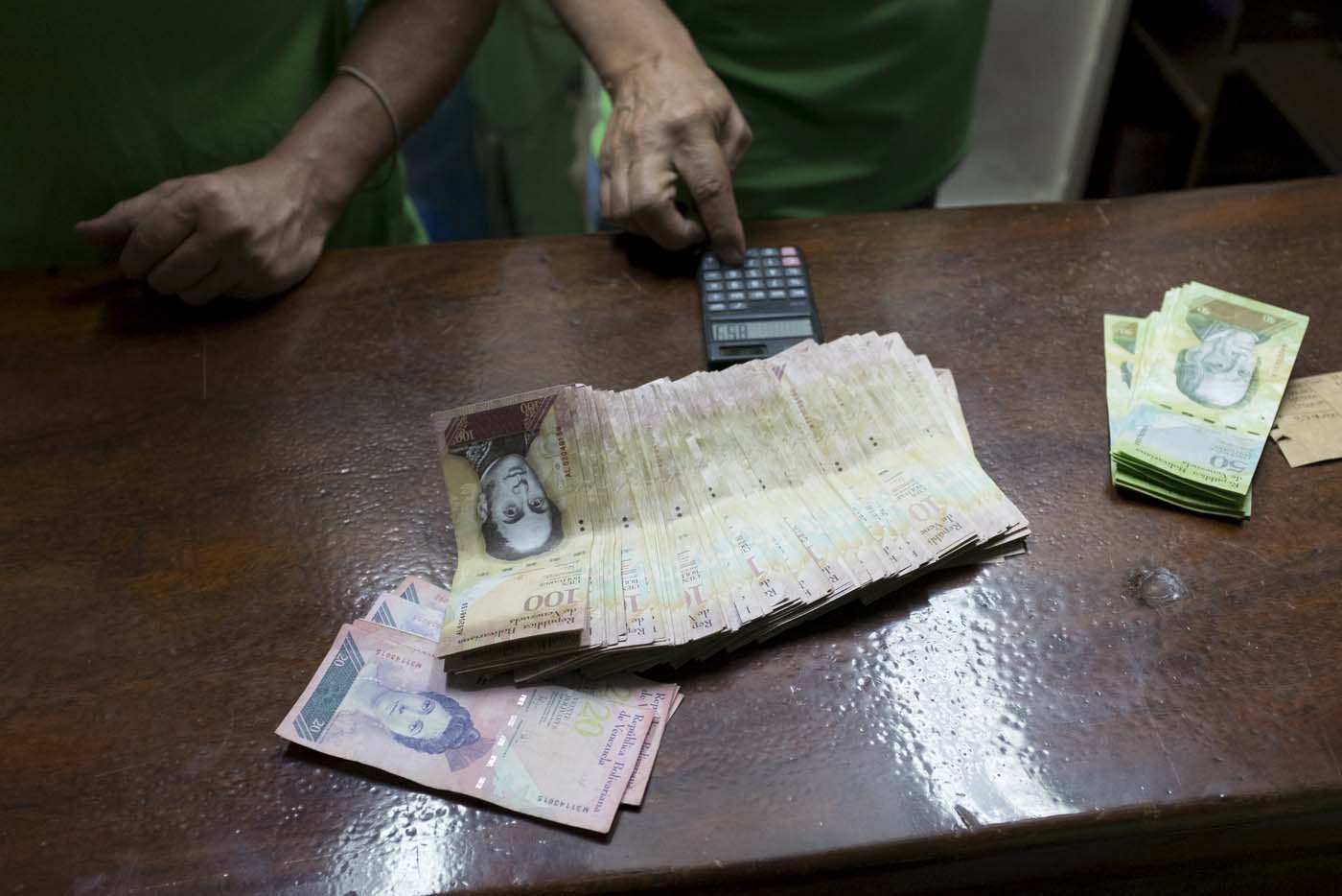 Inflación superará el 2000 por ciento si Venezuela no cambia de rumbo