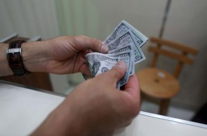 California elevará el salario mínimo a 15 dólares por hora en 6 años