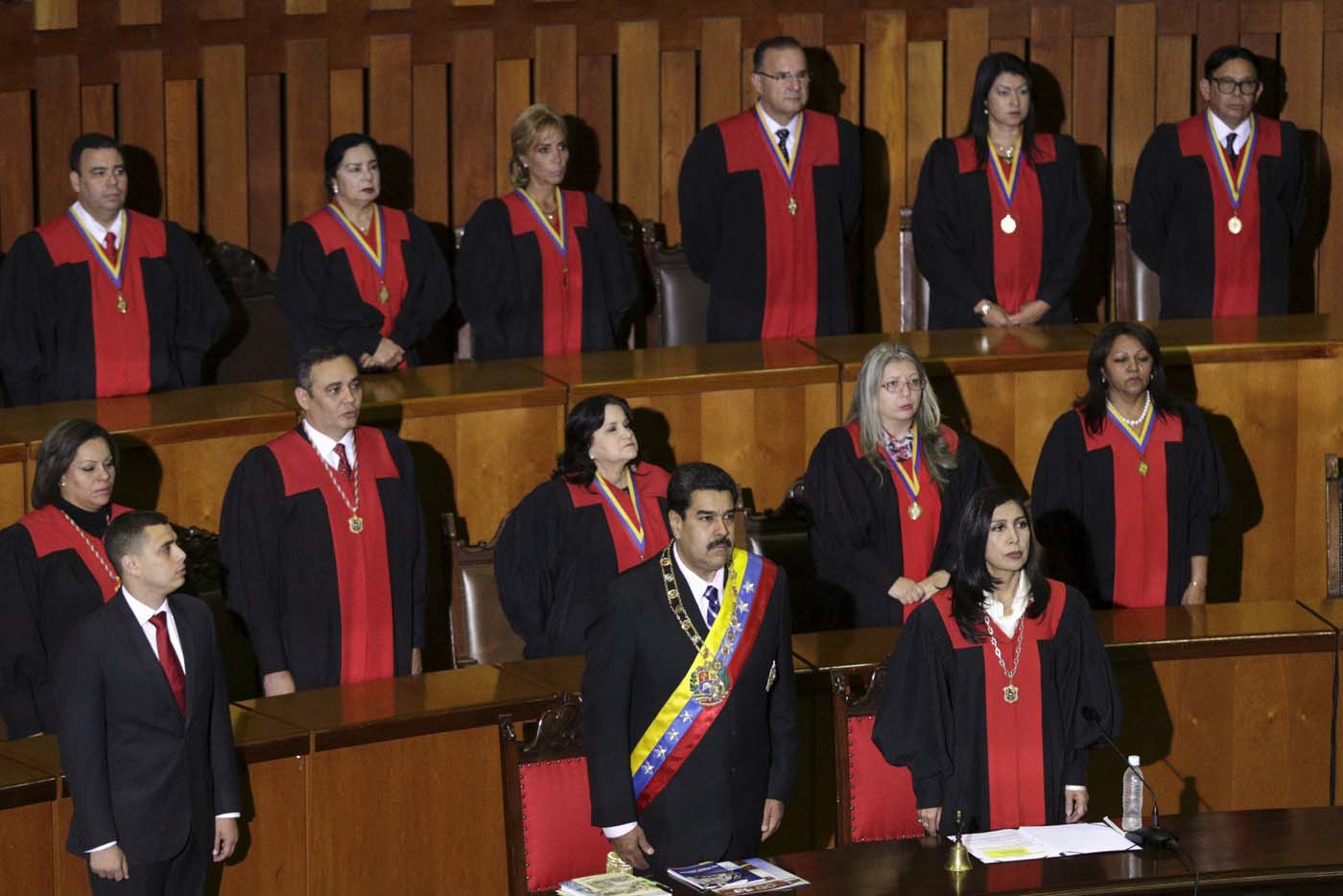 “Decisión del TSJ sobre Decreto de emergencia precipita la salida de Maduro”