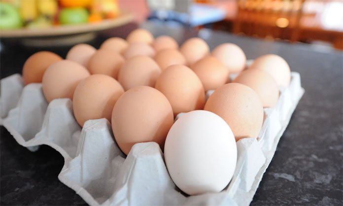 Hasta en 15.000 bolívares se vende un cartón de huevos