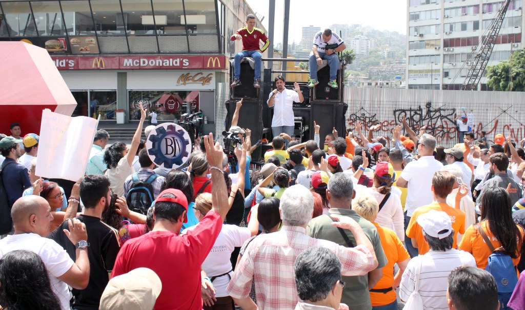 Freddy Guevara pide “calentar la calle” pacíficamente contra Maduro