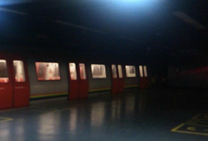 ¡Insólito! Varias estaciones de la Línea 1 del Metro de Caracas están sin luz