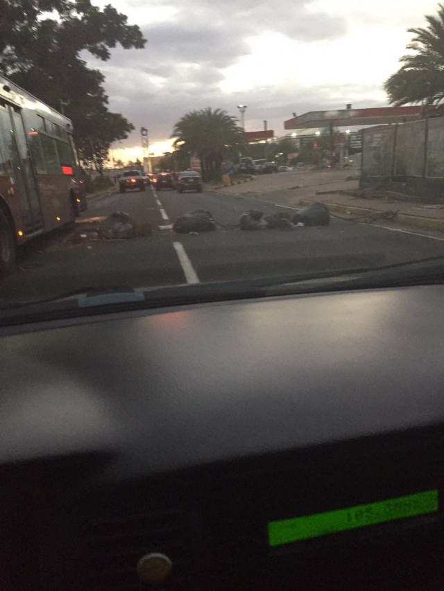 Manifestantes bloquean vías de Alta Vista en Bolívar por falta de transporte público