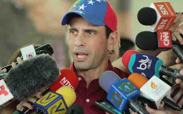Capriles dice que llamará movilizaciones si no reciben respuesta de revocatorio