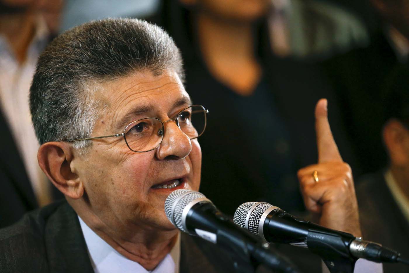 Ramos Allup: “Malandras” del CNE modificarán reglamento de referéndum para que no se haga este año