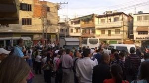Protestan en las Minas de Baruta por aumento del pasaje