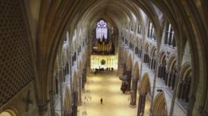 Captan a presunto fantasma en una catedral inglesa (Video)
