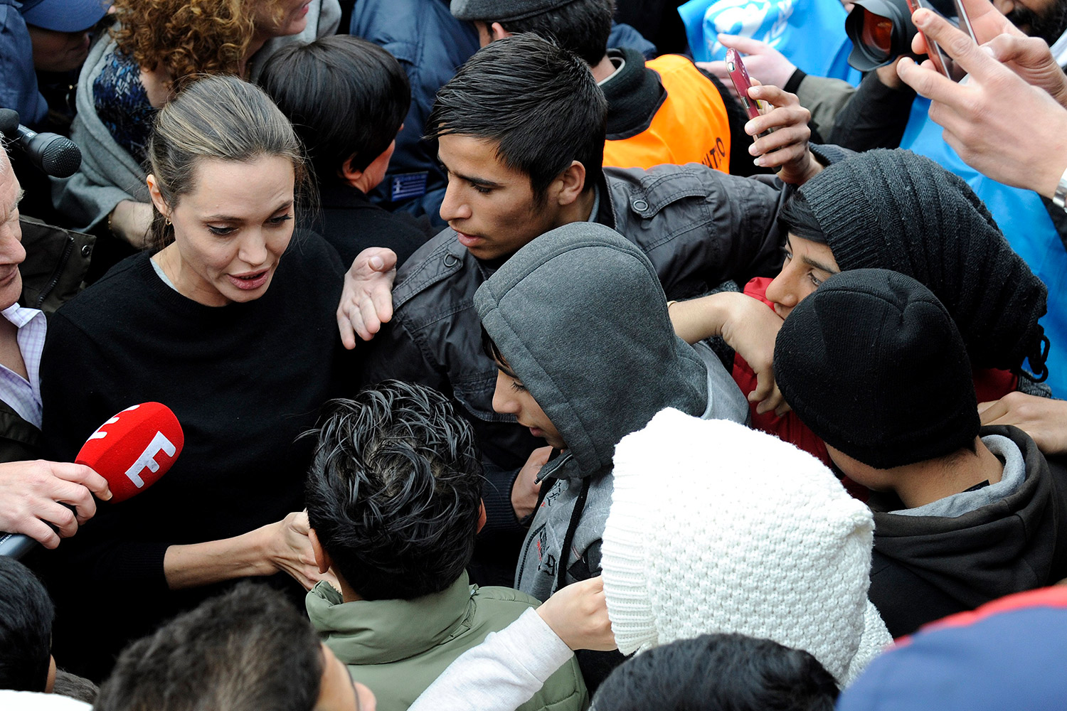 Angelina Jolie visita Grecia por la crisis de los refugiados