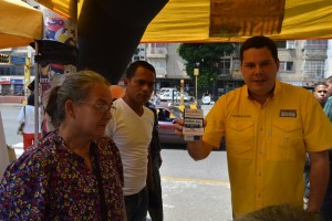 Caldera: Puntos Solidarios Amarillos han ayudado a más de 3 mil venezolanos a encontrar medicinas