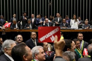 Diputados brasileños comienzan a debatir pedido de juicio de destitución de Rousseff