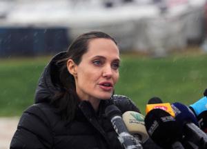 Angelina Jolie, hospitalizada por su extrema delgadez