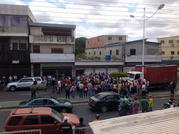 Asaltan camión con alimentos en Anaco