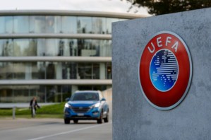 UEFA alerta de mayor circulación de entradas falsas ante últimos partidos