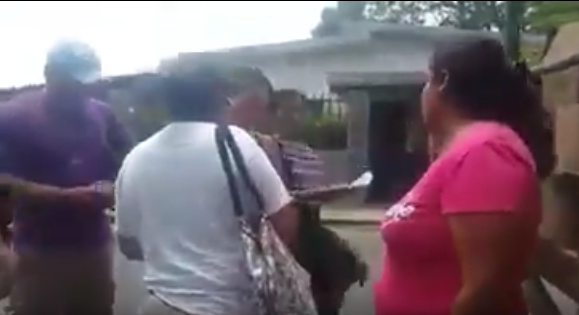 Así respondió la comunidad de Achaguas cuando le presentaron la planilla contra Ley de Amnistía (Video)