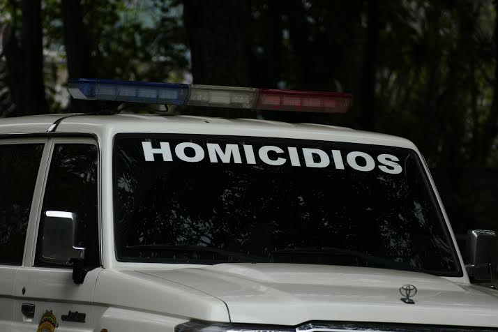 Hallaron el cadáver maniatado de un vigilante tras robo en un local de La Guaira