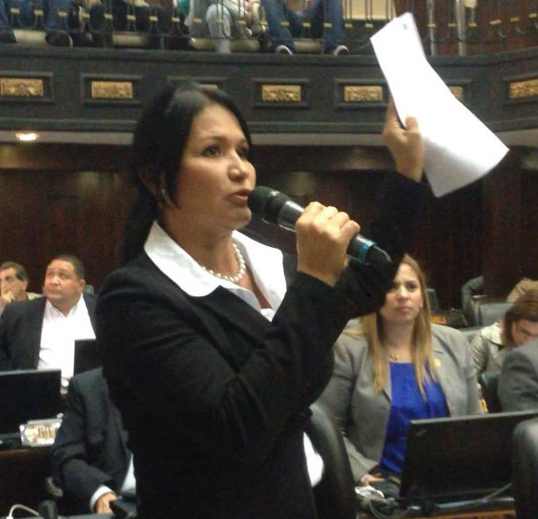 Melva Paredes: La AN en plenaria debe discutir nacionalidad de Maduro