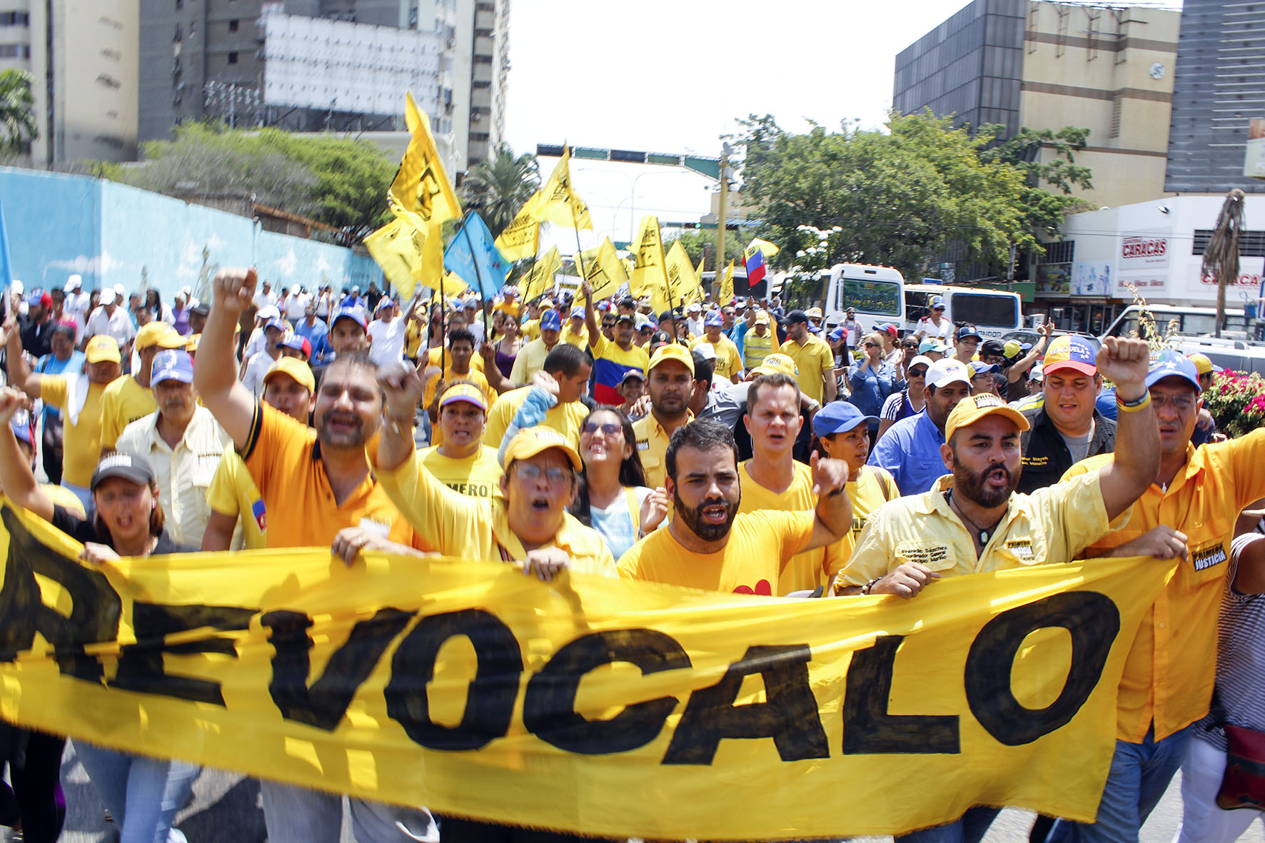 ¿El decreto de los días libres afecta el cronograma para el revocatorio?