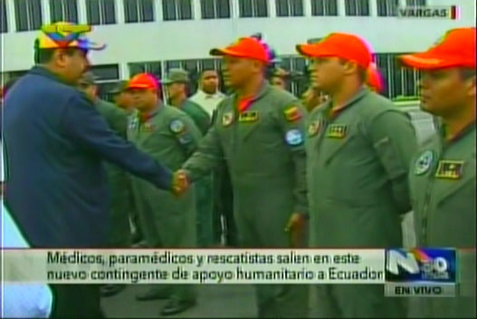 Maduro supervisó nueva delegación de médicos y paramédicos que partió a Ecuador