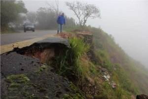 Chorro El Indio puede quedar incomunicado con San Cristóbal por el abandono de la vía