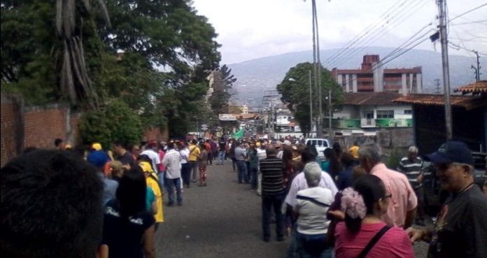 En Táchira también se hizo la mega cola para firmar a favor del Revocatorio (FOTOS)