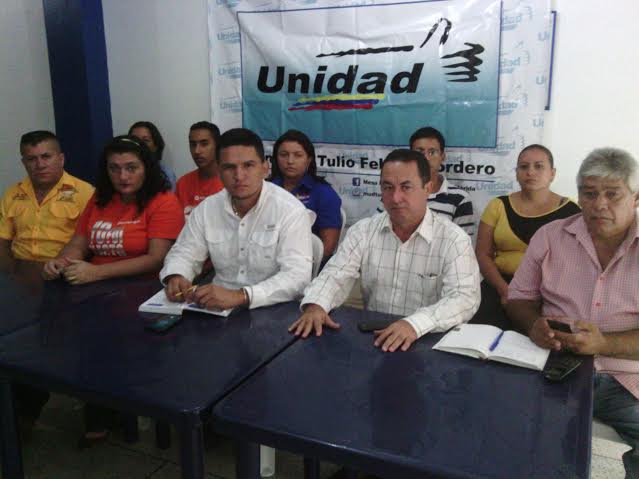 “Tibisay Lucena quítate la franela del PSUV y ponte la de Venezuela”