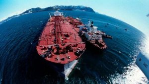 Arabia Saudí: Dos buques petroleros fueron atacados en Emiratos Árabes Unidos