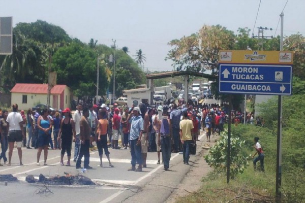 Protesta en la Morón-Coro por falta de comida, agua, gas y teléfono