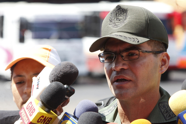 El rostro de la dictadura: Conozca al “general Zavarse”, quien empujó a los diputados a las manos de los colectivos