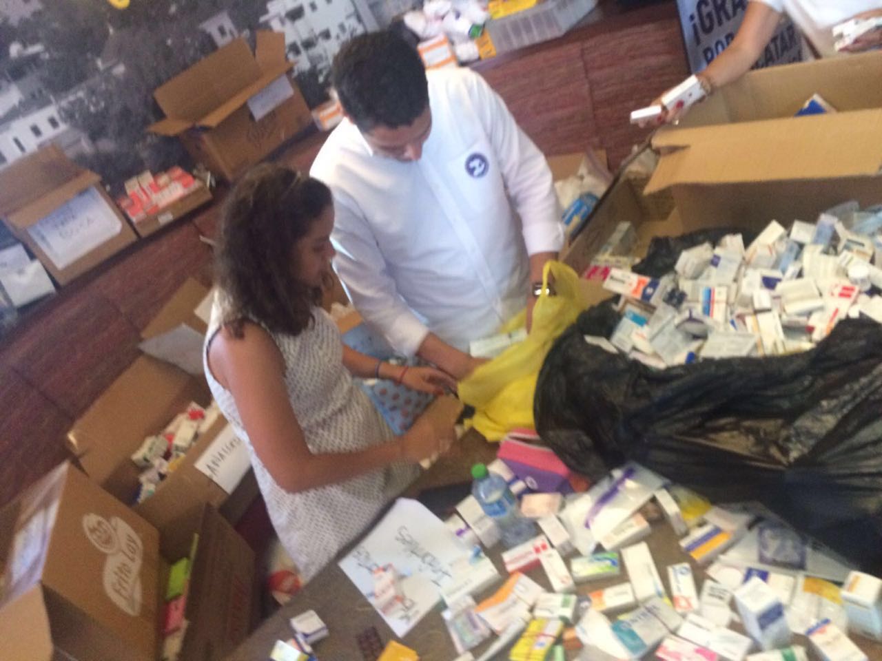 FOTOS + VIDEOS: Gran recolección de medicinas, pañales y fórmula en República Dominicana para los venezolanos