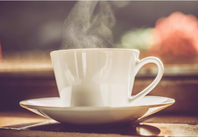 Un té caliente de limón y bicarbonato no elimina el coronavirus