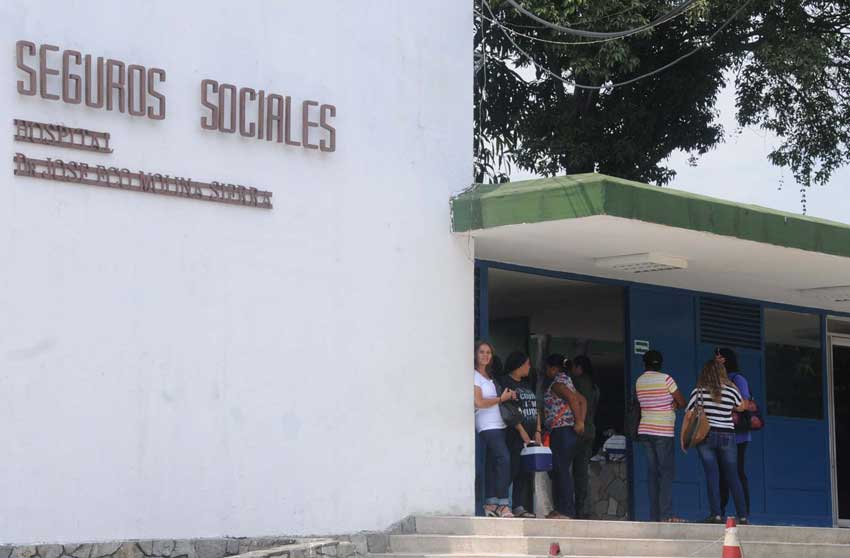 Un adulto mayor cayó del distribuidor del Seguro Social en Puerto Cabello