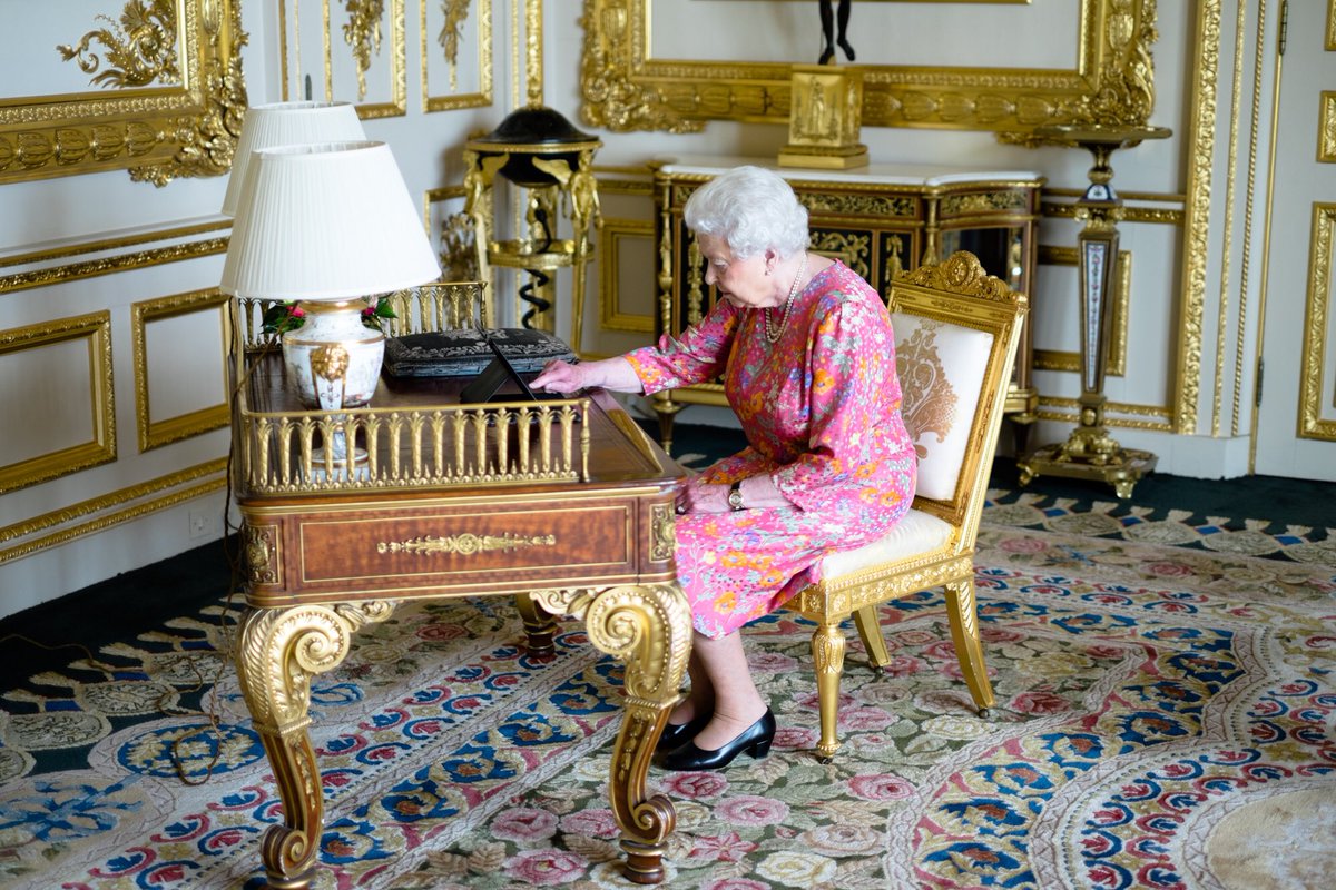 Isabel II agradece en un tuit los mensajes recibidos por su 90 cumpleaños