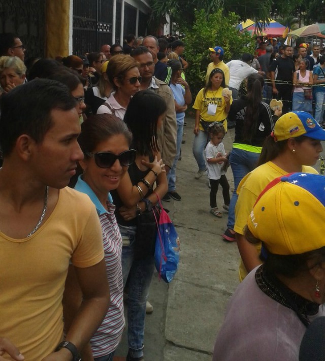 Trujillo está en las calles para validar las firmas #24Jun
