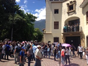 Estudiantes de la ULA exigen recursos para el comedor, agua y reactivos
