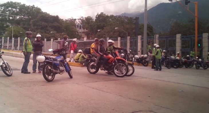 Aseguran que colectivos quemaron local en Mérida para impedir acto de Lilian Tintori (VIDEOS)