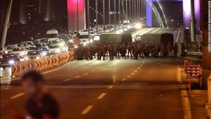 VIDEO: El momento en que los militares toman el poder en Turquía