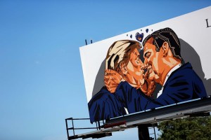 Donald Trump y Ted Cruz  se besan en la Convención Republicana (fotos)