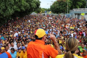 Capriles anuncia gran movilización hacia Caracas si el CNE no da fecha del 20%