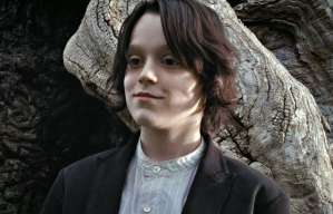 ¿Recuerdas a Severus Snape de niño en ‘Harry Potter’? A sus 19 años, así luce el actor que lo interpretó (Fotos)